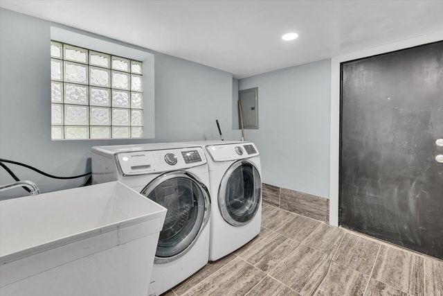 7527 S Chappel Avenue, Chicago, IL 60649