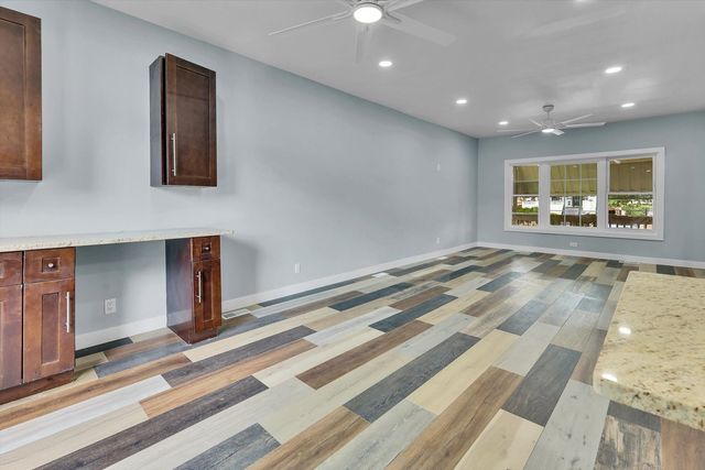 7527 S Chappel Avenue, Chicago, IL 60649