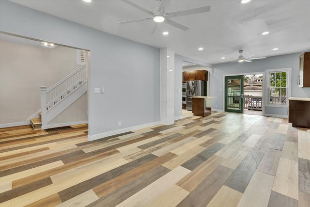7527 S Chappel Avenue, Chicago, IL 60649