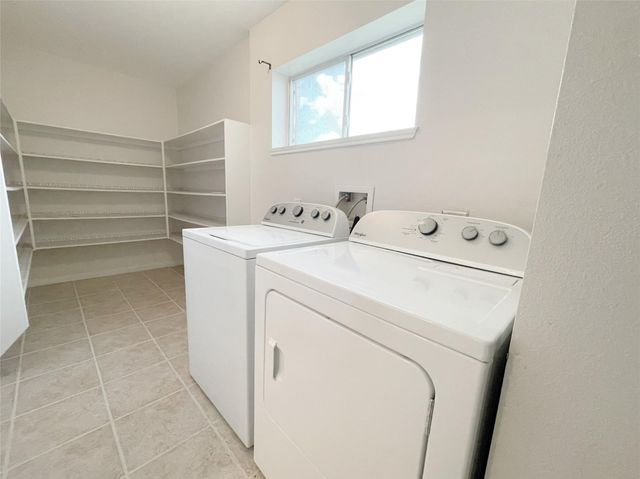 3220 Maryfield Lane, Pearland, TX 77581