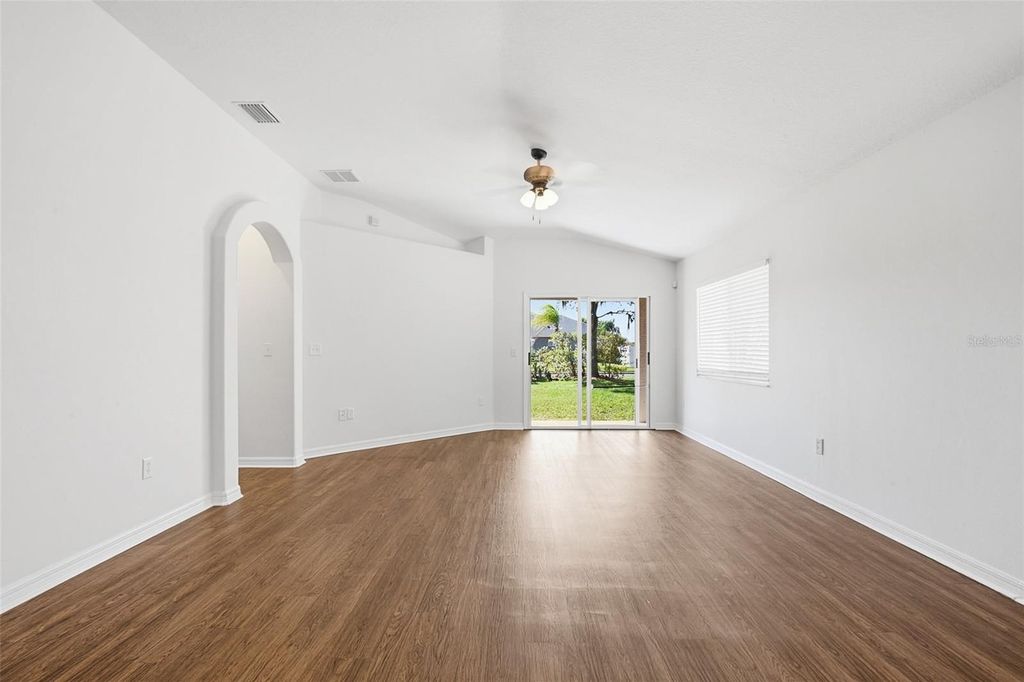 Image 7 of property listing at 6821 ARAMON COURT, Wesley Chapel, FL 33545