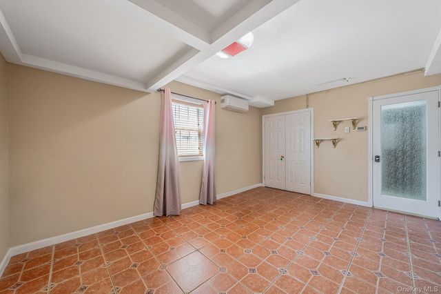 26 Grace Lane, Levittown, NY 11756