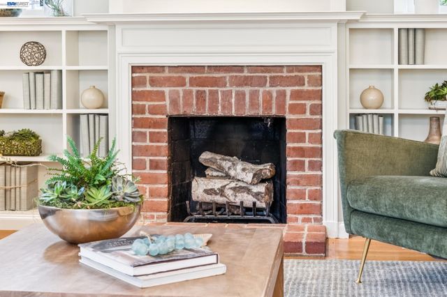 1800 SAN LORENZO AVENUE, Berkeley, CA 94707