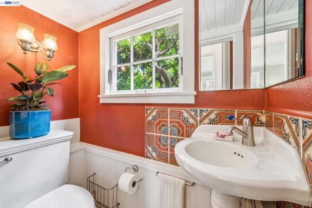 1800 SAN LORENZO AVENUE, Berkeley, CA 94707