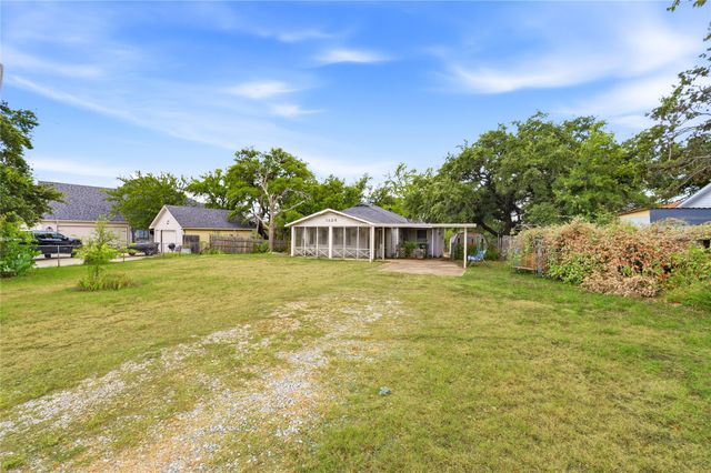 1325 Bomber Road, Fort Worth, TX 76108