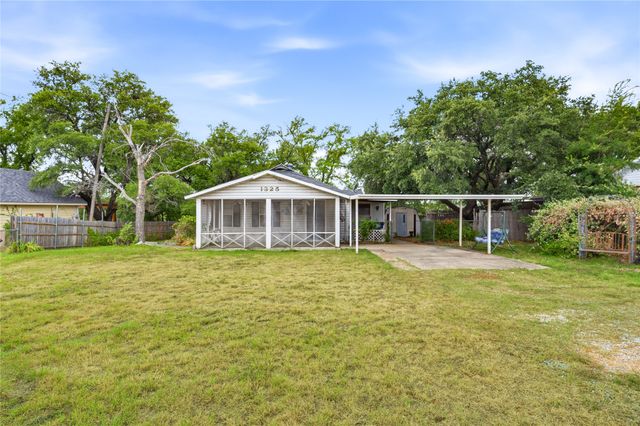 1325 Bomber Road, Fort Worth, TX 76108