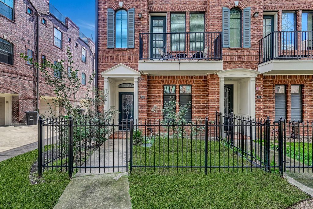 2110 Shearn Street 40, Houston, TX 77007