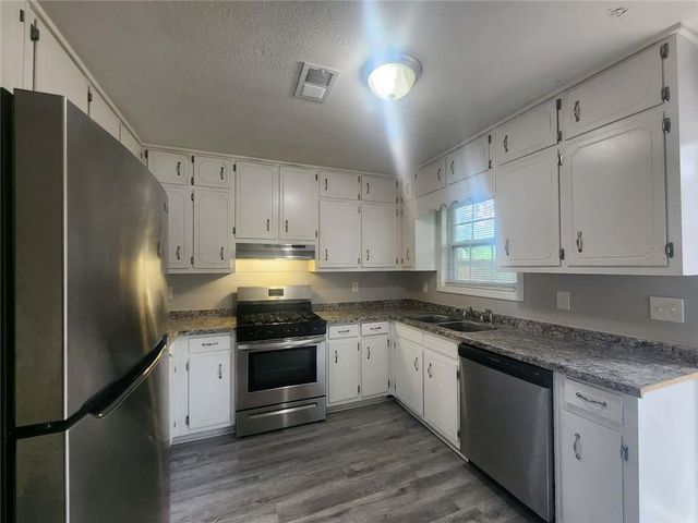 1168 Pinedale Circle NW, Conyers, GA 30012