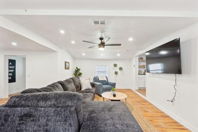 229 Sherman Drive, Pottsboro, TX 75076