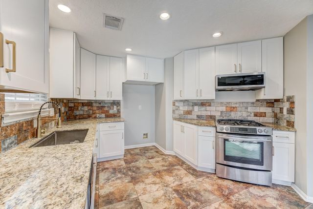 13903 Dentwood Drive, Houston, TX 77014