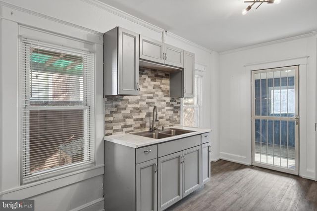 724 YORK ST, York, PA 17403