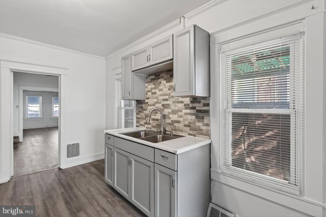 724 YORK ST, York, PA 17403