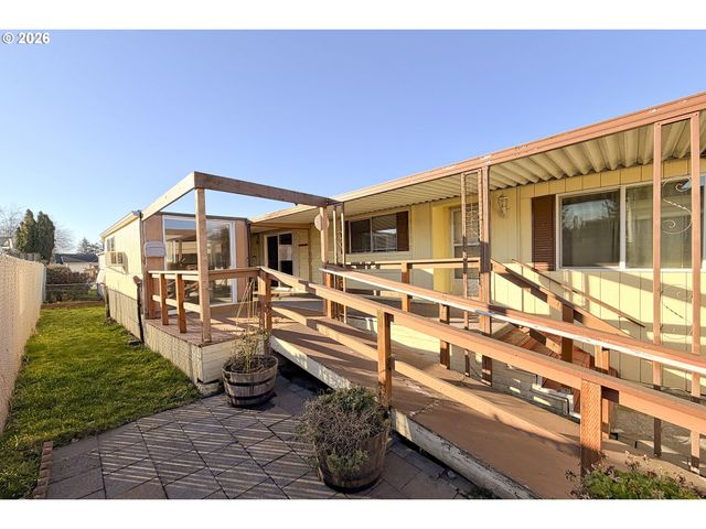 900 Ne FRANCIS Ave, Gresham, OR 97030