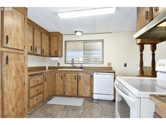 900 Ne FRANCIS Ave, Gresham, OR 97030