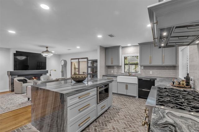 801 N 3rd Street Street, Bellaire, TX 77401