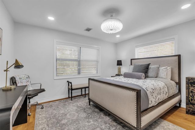 801 N 3rd Street Street, Bellaire, TX 77401