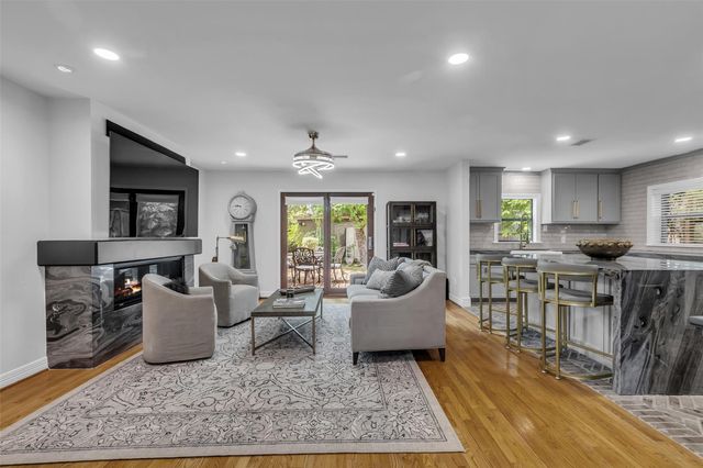 801 N 3rd Street Street, Bellaire, TX 77401