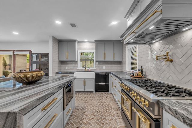 801 N 3rd Street Street, Bellaire, TX 77401