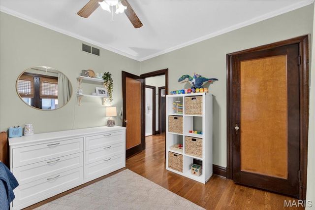 5644 Murdoch Avenue, St Louis, MO 63109