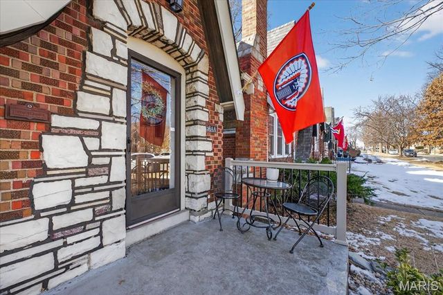 5644 Murdoch Avenue, St Louis, MO 63109