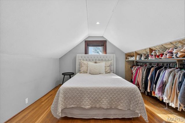 5644 Murdoch Avenue, St Louis, MO 63109