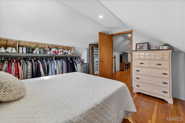 5644 Murdoch Avenue, St Louis, MO 63109