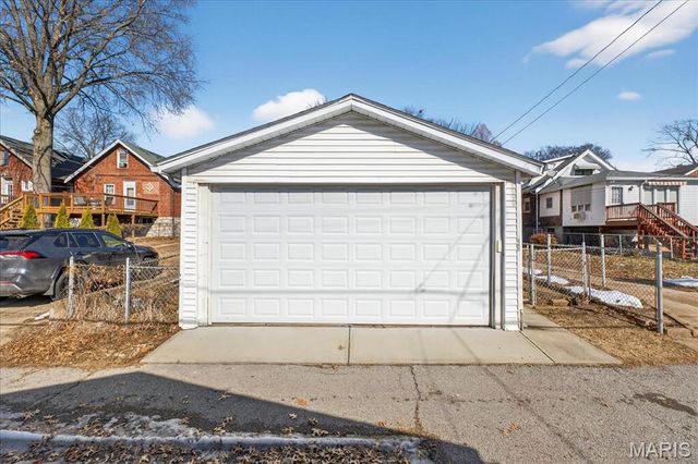 5644 Murdoch Avenue, St Louis, MO 63109