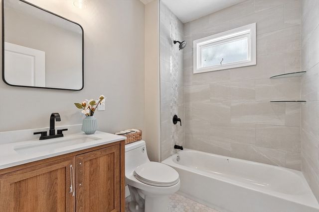 42 N Worcester Ave, Worcester, MA 01606