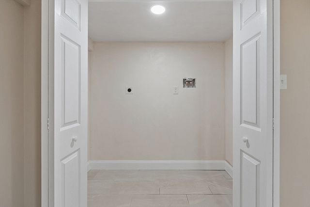 42 N Worcester Ave, Worcester, MA 01606