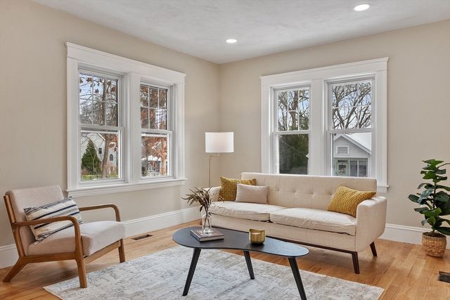 42 N Worcester Ave, Worcester, MA 01606