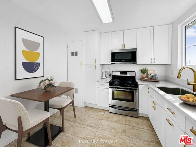 211 E 81st Street, Los Angeles, CA 90003