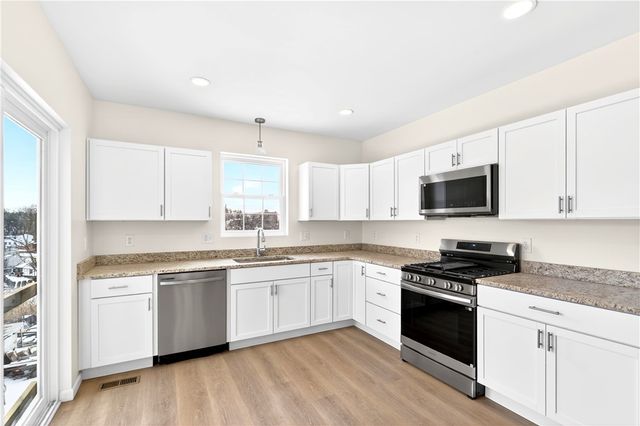 3 PIONEER AVENUE, Ross Twp, PA 15229