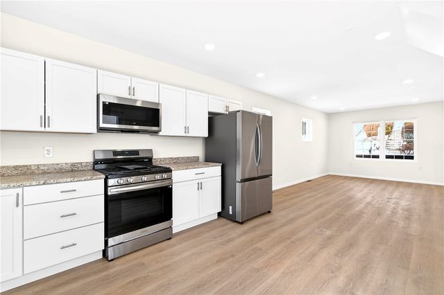 3 PIONEER AVENUE, Ross Twp, PA 15229