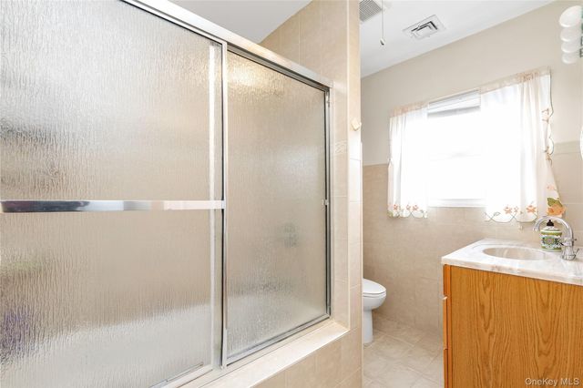 92-24 219th Street, Queens Village, NY 11428