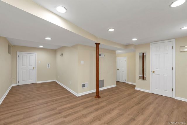 92-24 219th Street, Queens Village, NY 11428