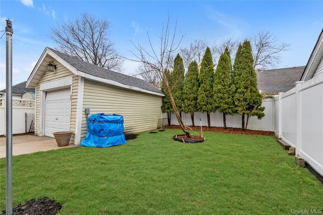 92-24 219th Street, Queens Village, NY 11428