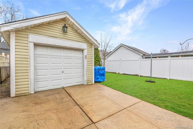 92-24 219th Street, Queens Village, NY 11428