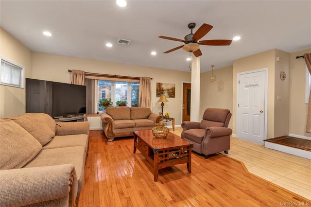 92-24 219th Street, Queens Village, NY 11428