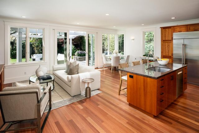 384 Hawthorne Avenue, Los Altos, CA 94022