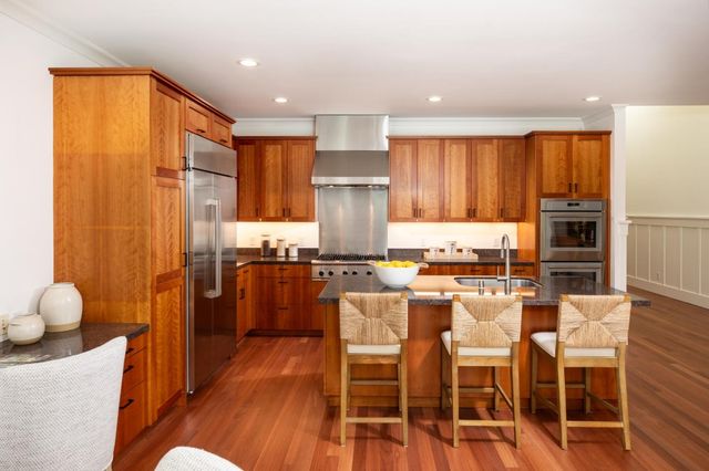 384 Hawthorne Avenue, Los Altos, CA 94022