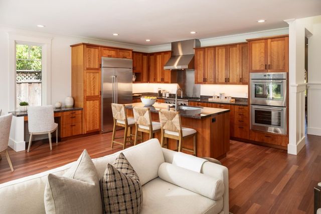 384 Hawthorne Avenue, Los Altos, CA 94022