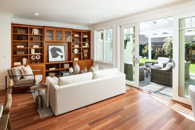 384 Hawthorne Avenue, Los Altos, CA 94022