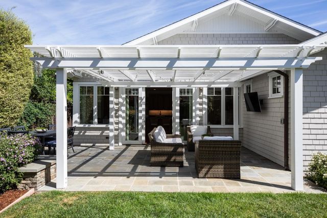 384 Hawthorne Avenue, Los Altos, CA 94022