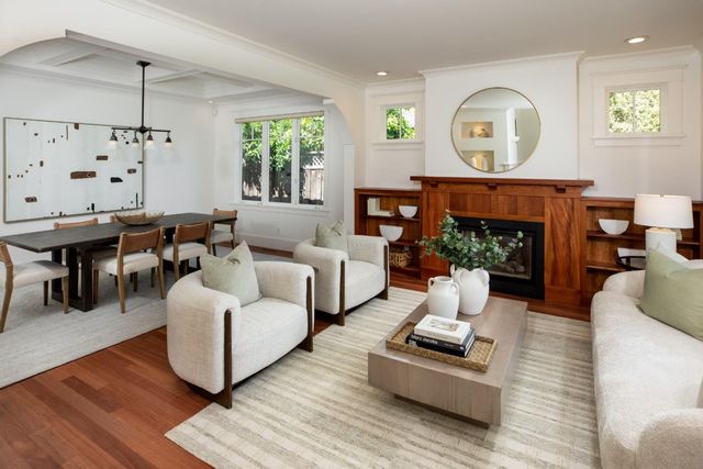 384 Hawthorne Avenue, Los Altos, CA 94022