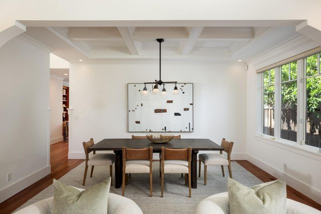 384 Hawthorne Avenue, Los Altos, CA 94022