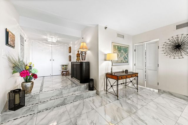 1900 Consulate Place 604, West Palm Beach, FL 33401