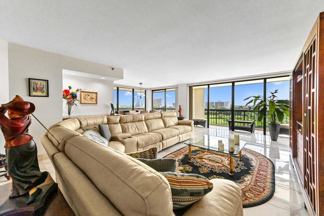 1900 Consulate Place 604, West Palm Beach, FL 33401