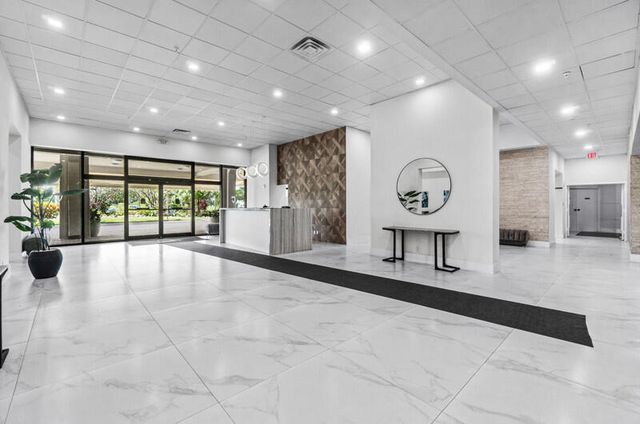 1900 Consulate Place 604, West Palm Beach, FL 33401