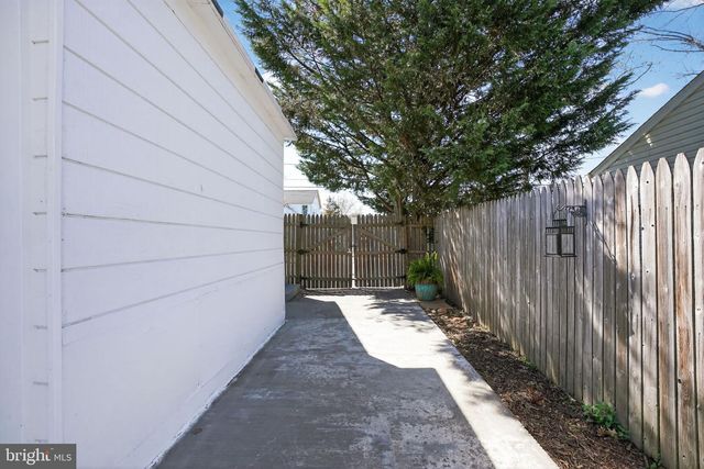 3206 CAMPBELL DR, Alexandria, VA 22303