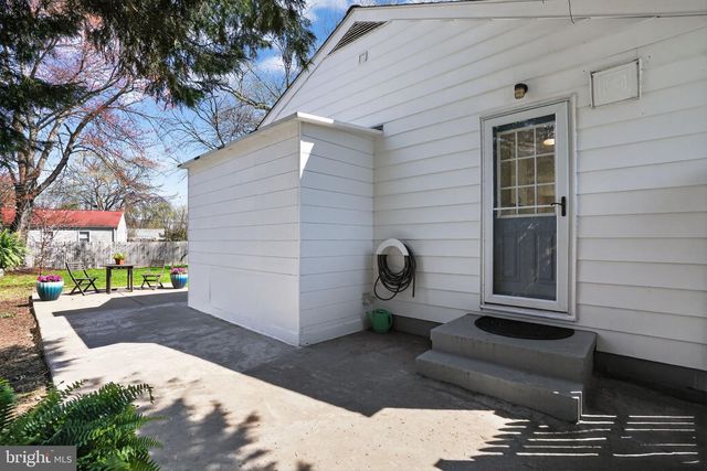 3206 CAMPBELL DR, Alexandria, VA 22303